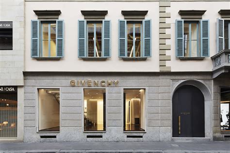 outlet givenchy milano|Givenchy .